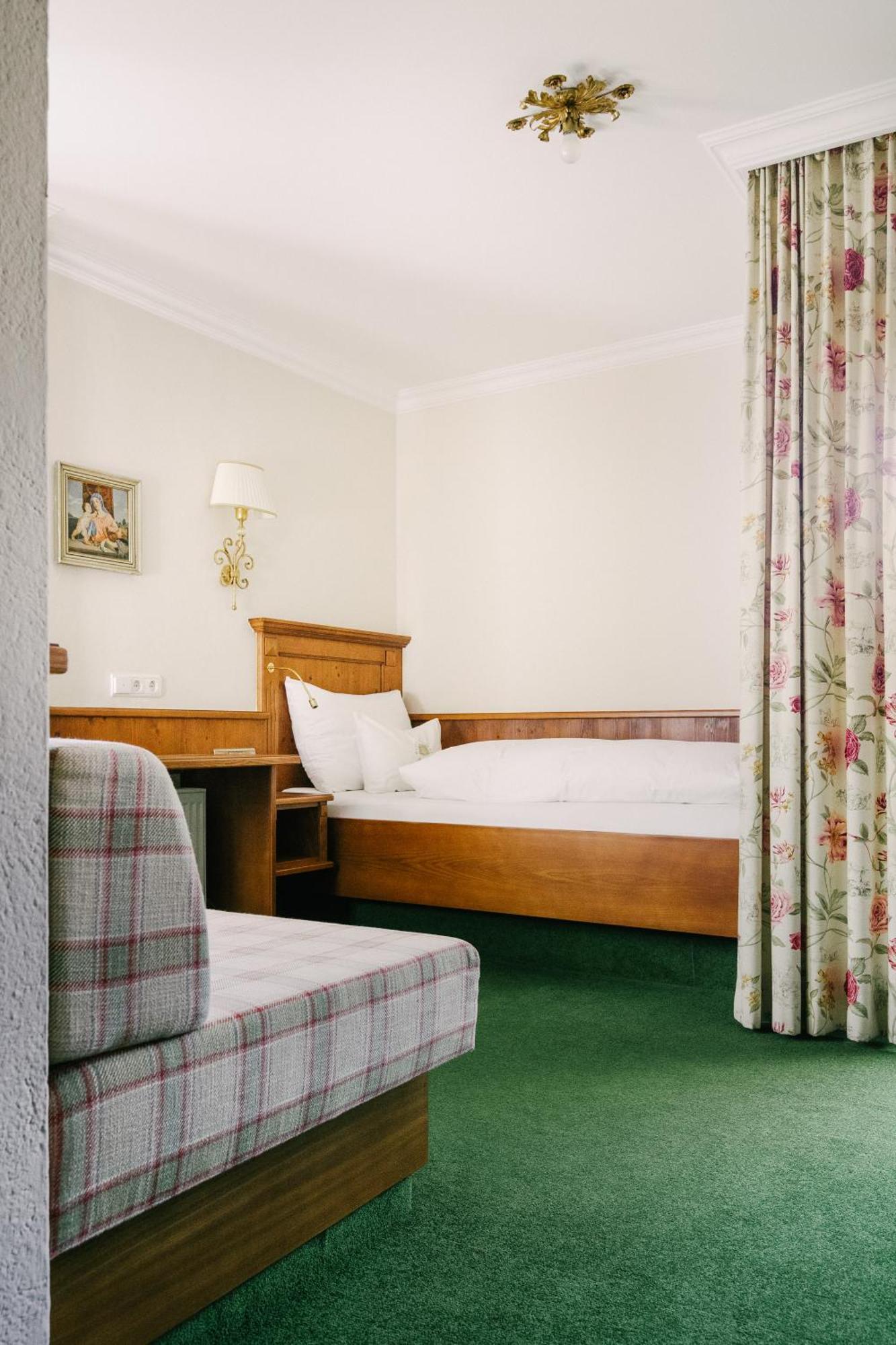 Hotel Braeu Цел ам Цилер Екстериор снимка