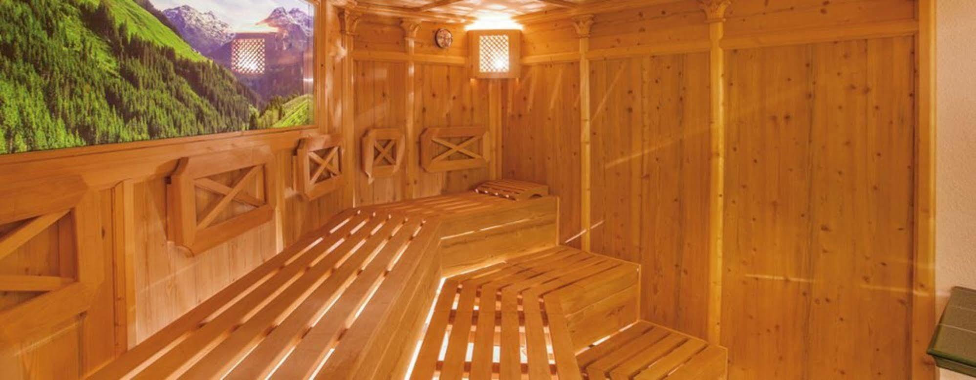 Hotel Braeu Цел ам Цилер Екстериор снимка